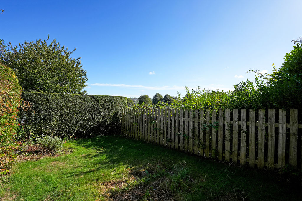 Meadow Bank Avenue